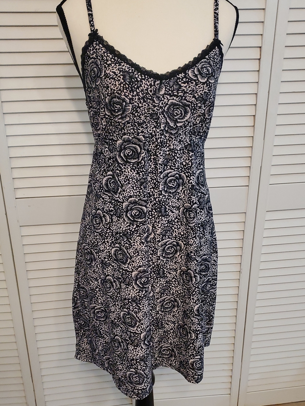 Marilyn Monroe Blush and White Roses Gown Slip Dress, Size Large